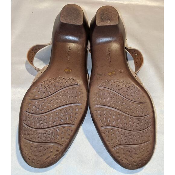 EASY SPIRIT Women's Cindie Mary Jane Heels Shoes Size 8.5 M Biscuit Beige - Picture 7 of 10